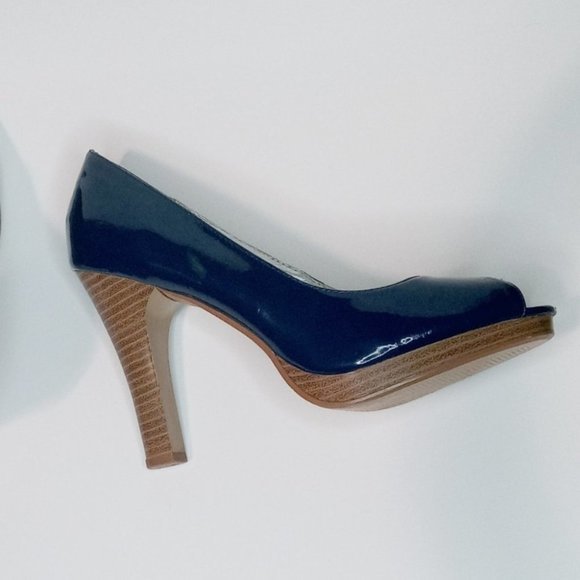 Charlotte Ruse. blue satin,‎ 4" heel - Picture 1 of 4